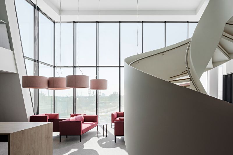 Neudoerfler WKO Loungebereic Treppe