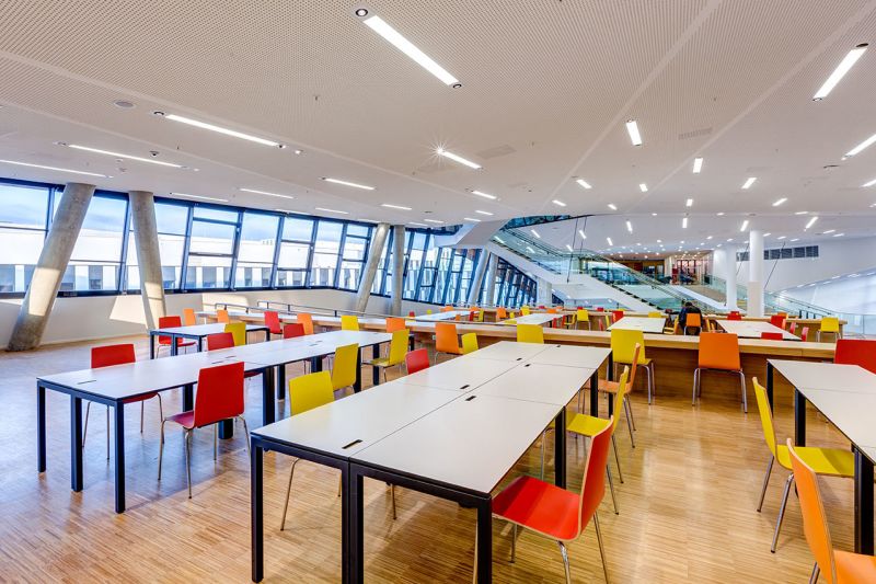 Neudoerfler Wu Wien Arbeitstische Arbeitsstuehle Grossraum Andreas Hafenscher